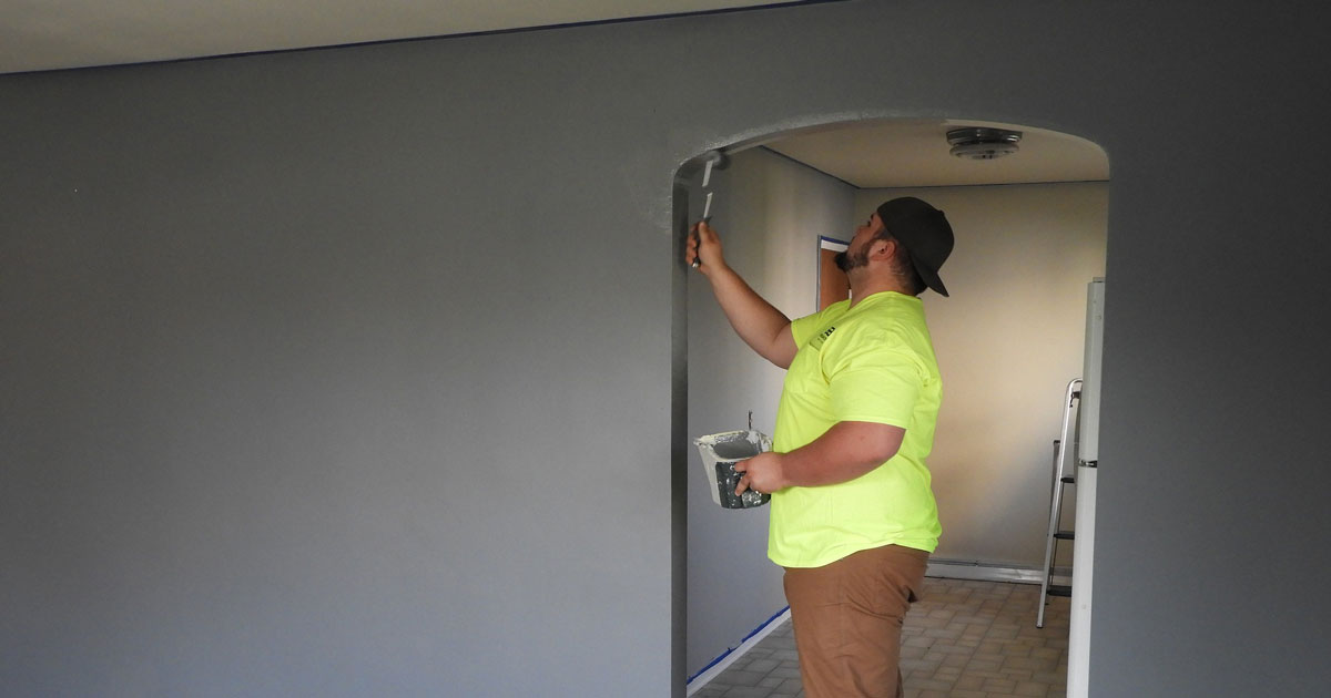 worker painting room